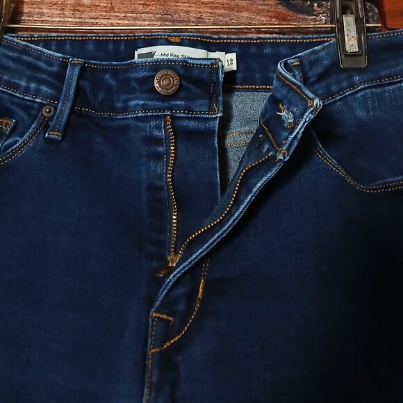 Levis Jeans Size 12 Mid Rise Skinny Dark Wash Denim Stretch - Picture 6 of 9